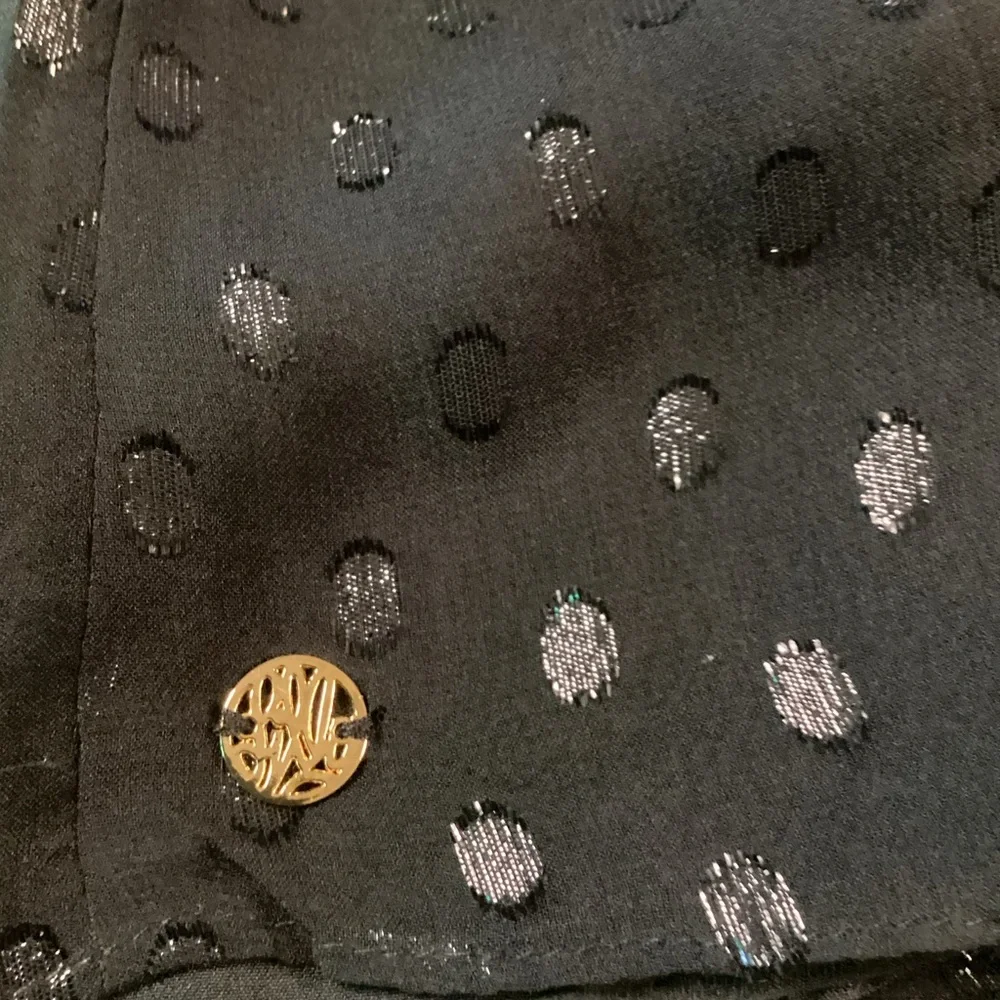 LILLY PULITZER FLORIN-SILK BLACK TOP. - Picture 15 of 15